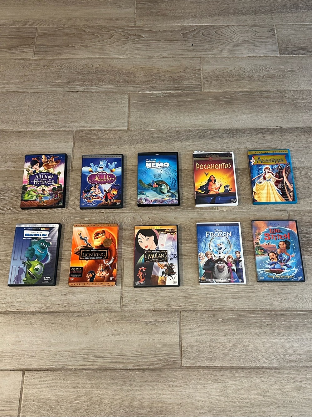 VTG Disney Movies DVD Lot (10) (Pocahontas, The Lion King, Frozen & Aladdin)